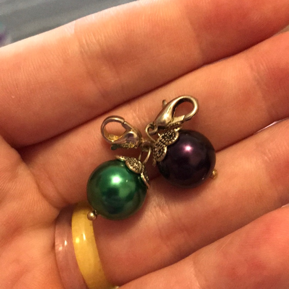 Charm beads